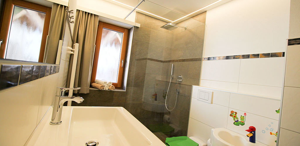 Bathroom in Tiroler Bua